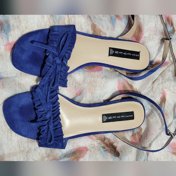 Steve Madden Blue Suede Sandals Ruffled Size 9 - Picture 3 of 5